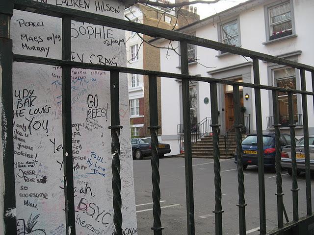 EN ABBEY ROAD: CAMINANDO CON LOS BEATLES