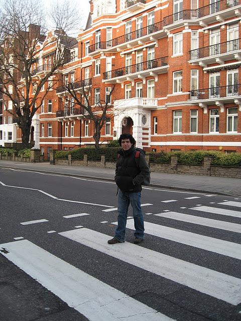 EN ABBEY ROAD: CAMINANDO CON LOS BEATLES