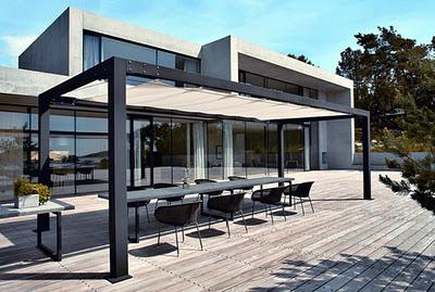 CASA MINIMALISTA EN HORMIGON Y ACERO CASA MINIMALISTA EN HORMIGON Y ACERO