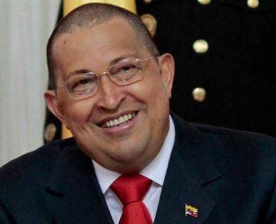 Hugo Chávez Pierde la virginidad ¡Al fin!!