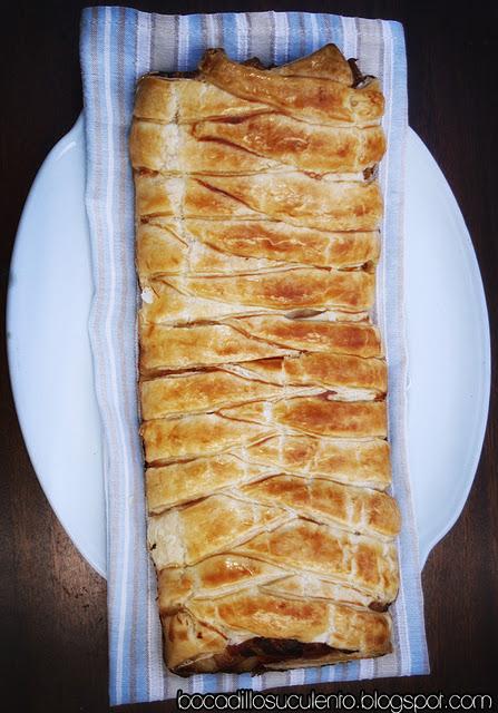 Trenza de Hojaldre Relleno de Jamón, Queso y Bacon Trenza de Hojaldre Relleno de Jamón, Queso y Bacon
