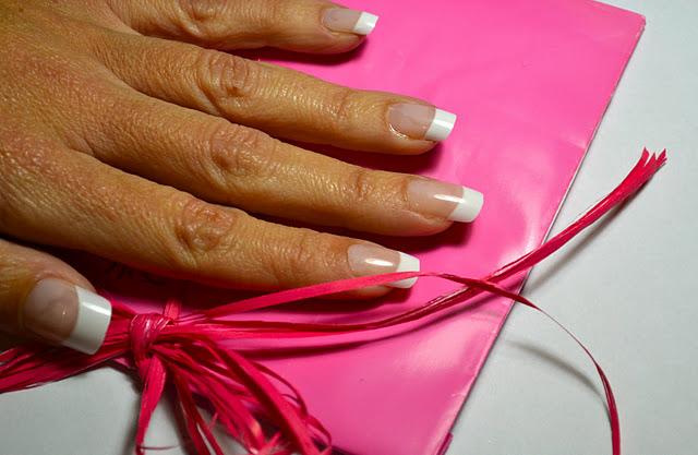 ... ¿Uñas postizas, yo? ... ¿Uñas postizas, yo?