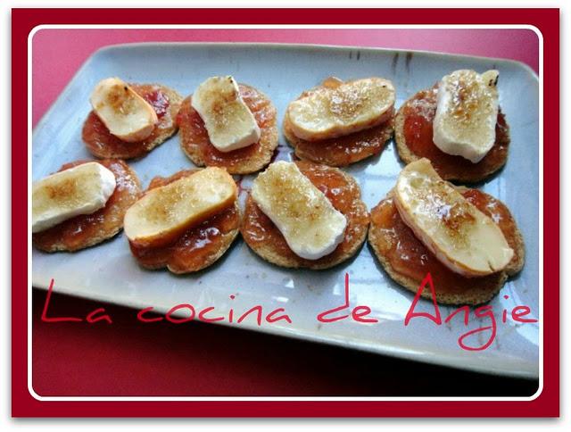 TOSTADITAS DE MERMELADA DE TOMATE Y QUESO CARAMELIZADO