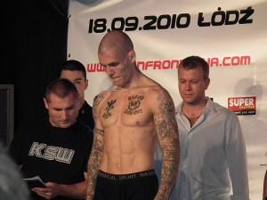 puhakka Niko Puhakka y Artur Sowinski disputarán el titulo ligero de KSW