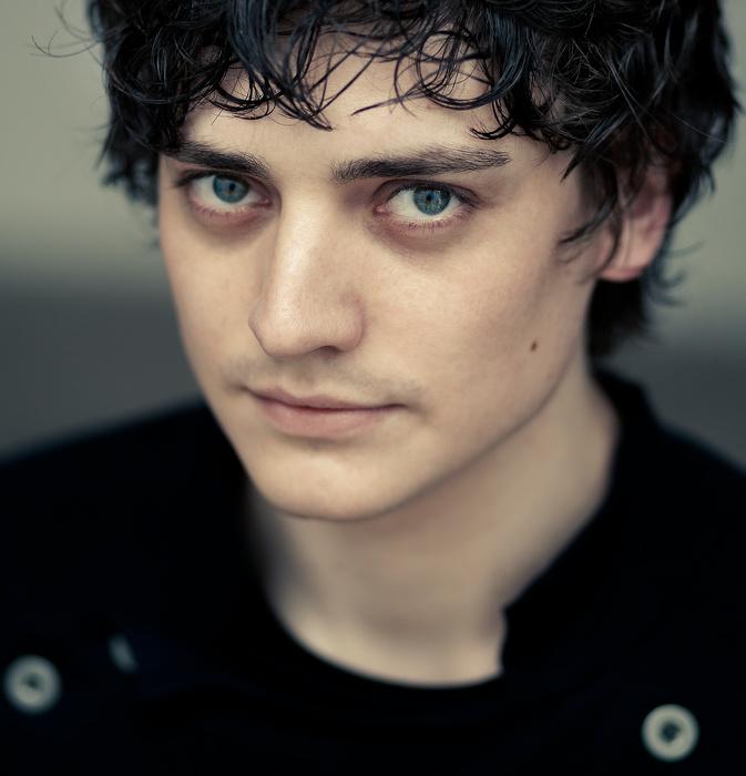 aneurin barnard Más reparto para Emanuel and the Truth About Fishes