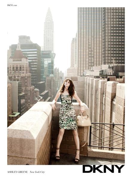 DKNY campaña primavera 2012 con Ashley Greene