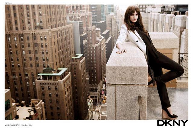 DKNY campaña primavera 2012 con Ashley Greene