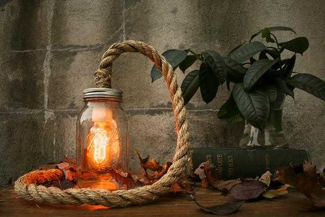 Las lámparas industriales de Luke Lamp Co. Las lámparas industriales de Luke Lamp Co.