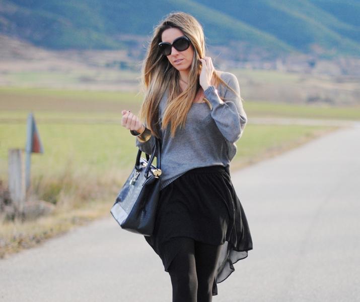 Asymmetrical skirt (II) Asymmetrical skirt (II)