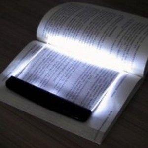 Luz de lectura para los amantes de los libros Luz de lectura para los amantes de los libros