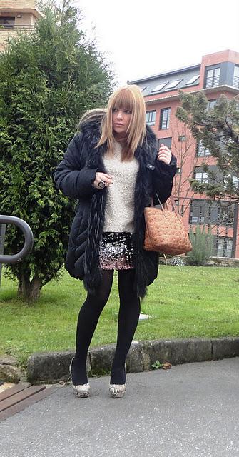 PLUMA, PUNTO, PITÓN Y LENTEJUELAS....¿es posible? PLUMA, PUNTO, PITÓN Y LENTEJUELAS....¿es posible?