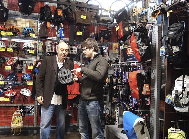 El establecimiento especializado Castells Bicicletas de Barcelona se incorpora a The Breaking Down Limits Xperience dando soporte material y técnico a la sección de ciclismo. Primera fase: bicicleta y equipamiento de montaña. El establecimiento especializado Castells Bicicletas de Barcelona se incorpora a The Breaking Down Limits Xperience dando soporte material y técnico a la sección de ciclismo. Primera fase: bicicleta y equipamiento de montaña.