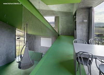 Moderna casa de diseño con sistema de cine. Moderna casa de diseño con sistema de cine.