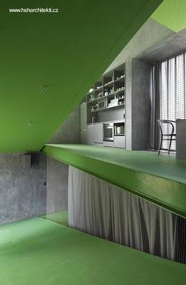 Moderna casa de diseño con sistema de cine. Moderna casa de diseño con sistema de cine.