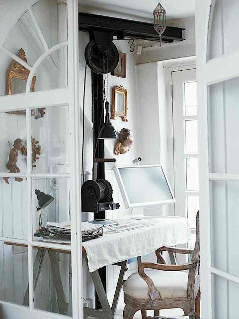 Un espacio propio en casa (A space of my own) Un espacio propio en casa (A space of my own)