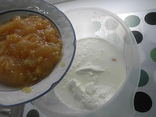 Flan de mascapone y mermelada dulce de naranja con crujiente de almendras