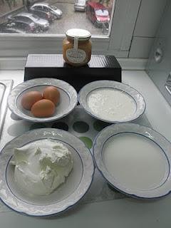 Flan de mascapone y mermelada dulce de naranja con crujiente de almendras