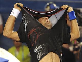 Un Nadal renovado lleva al límite a un Dkojovic que levanta su tercer Abierto de Australia Un Nadal renovado lleva al límite a un Dkojovic que levanta su tercer Abierto de Australia