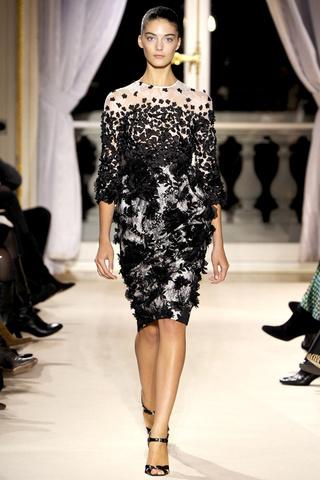 GIAMBATTISTA VALLI en París Alta Costura primavera verano 2012