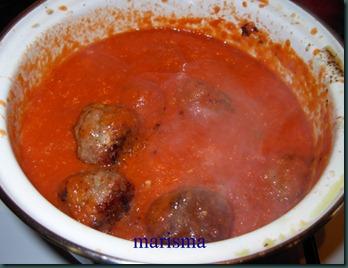 Albóndigas al horno en salsa de tomate