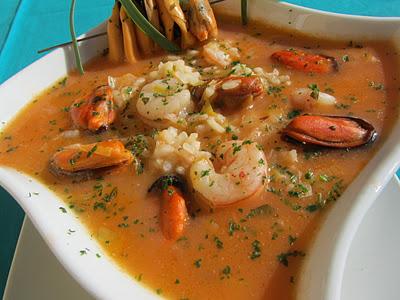 Sopa de arroz a la marinera