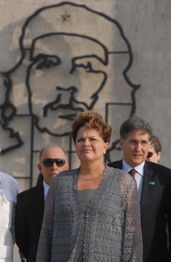 dilma-rousseff-en-memorial-jose-marti Dilma Rousseff rinde homenaje a José Martí. Foto: Omara García Mederos/AIN