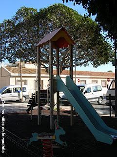 La plaza de la Trinidad de El Campello y su parque