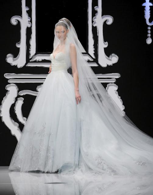 LO MEJOR DE LA ALTA COSTURA DE ROMA LO MEJOR DE LA ALTA COSTURA DE ROMA