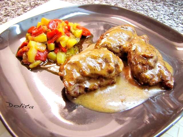 CARRILLADAS DE CERDO EN SALSA DE TOMILLO Y MIEL CON GUARNICION DE VERDURAS