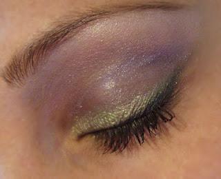 LOOK VERDE MORADO Y ROSA