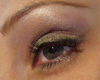 LOOK VERDE MORADO Y ROSA