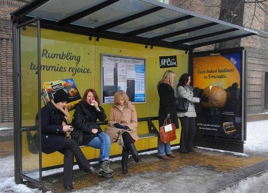 McCain lanza una parada de bus con olor a patatas asadas