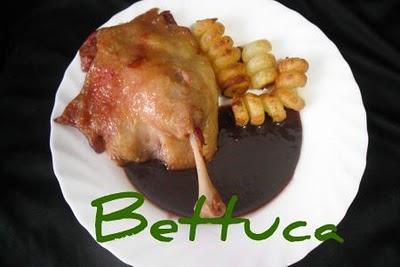 MUSLOS DE PATO EN CONFIT CON SALSA DE ARANDANOS MUSLOS DE PATO EN CONFIT CON SALSA DE ARANDANOS
