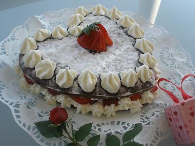 TARTA CORAZÓN DE FRESA