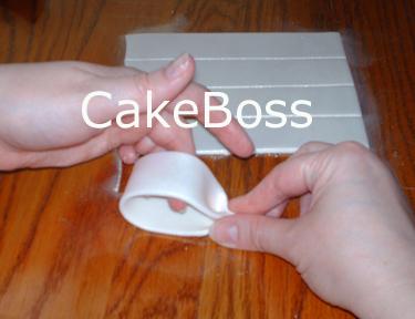 Paso a paso: Lazos con fondant pellizcos extremos