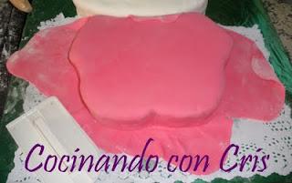 Paso a paso: Tarta Fondant Hello Kitty Paso a paso: Tarta Fondant Hello Kitty