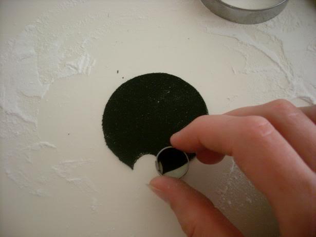 Modelado en fondant: Abeja Anne Geddes http://i65.photobucket.com/albums/h229/astrawes/7Gezichtje3.jpg