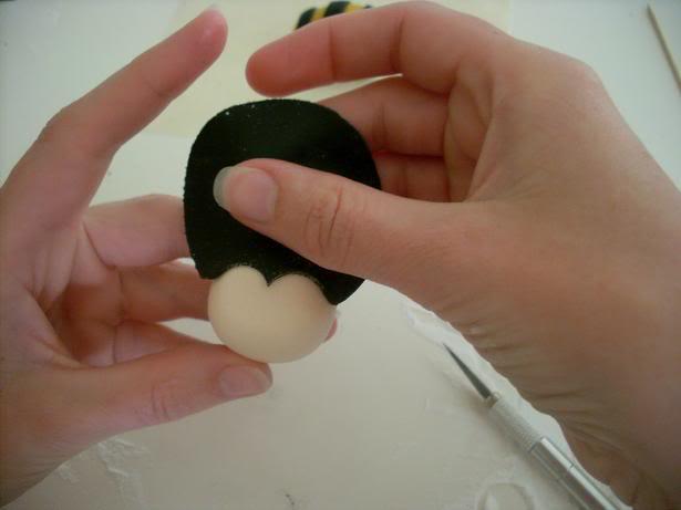 Modelado en fondant: Abeja Anne Geddes http://i65.photobucket.com/albums/h229/astrawes/9Gezichtje5.jpg