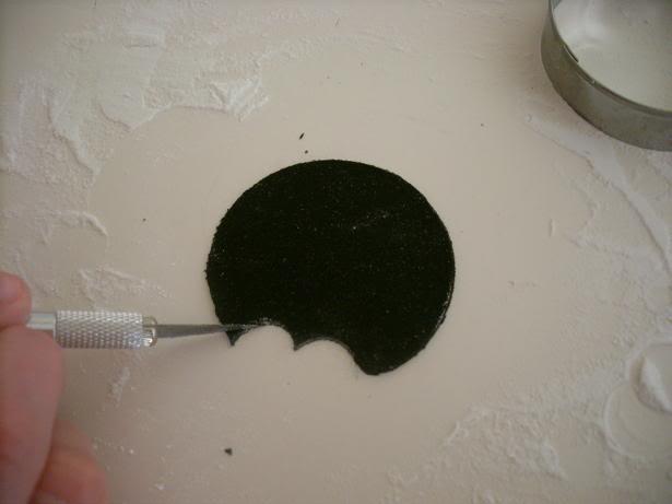 Modelado en fondant: Abeja Anne Geddes http://i65.photobucket.com/albums/h229/astrawes/8Gezichtje4.jpg