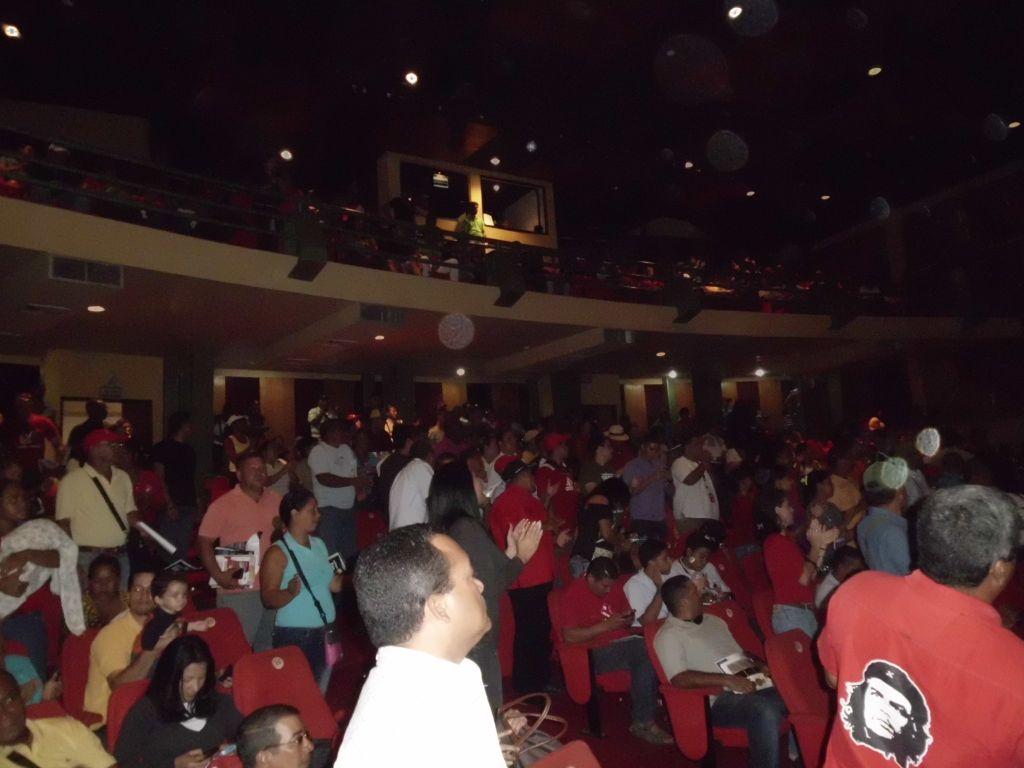 Nota de prensa Cuarto Foro de Redes Sociales y Guerra de IV Generación en el Teatro Luis Mariano Rivera de la ciudad de Cumaná.