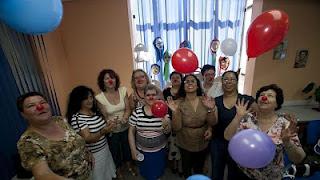La Comunidad de Madrid ayuda a mujeres maltratadas y vulnerables a sonreír