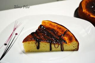 Tarta de Queso clásica con sirope de chocolate