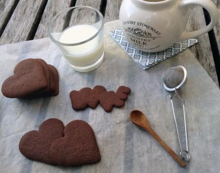 Buen finde Galletas de vainilla y cacao VALENTINES COOKIES recetas fáciles de galletas de chocolate recetas de galletas de chocolate pastas para el té caseras galletas fáciles Galletas de vainilla y cacao galletas de vainilla galletas de chocolate y vainilla galletas de chocolate caseras galletas con leche galletas con cacao sin azucar fotos de postres fotos de galletas cookies de chocolate cookies corazón