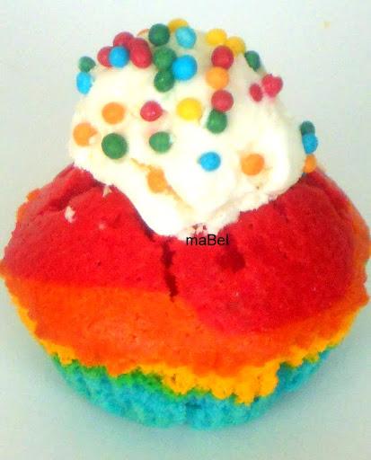 Rainbow cupcakes - Magdalenas de colores Rainbow cupcakes - Magdalenas de colores