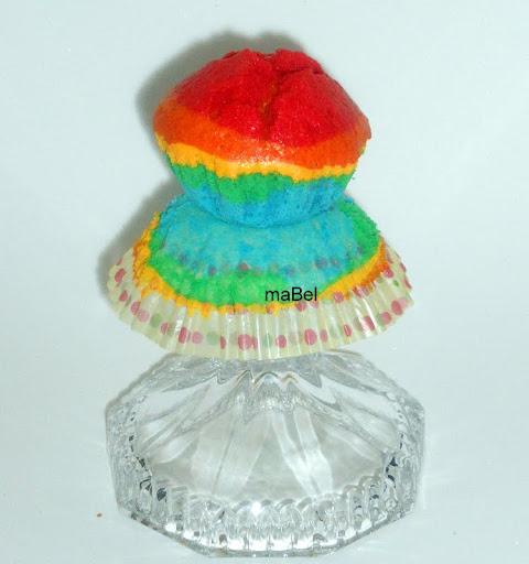 Rainbow cupcakes - Magdalenas de colores Rainbow cupcakes - Magdalenas de colores