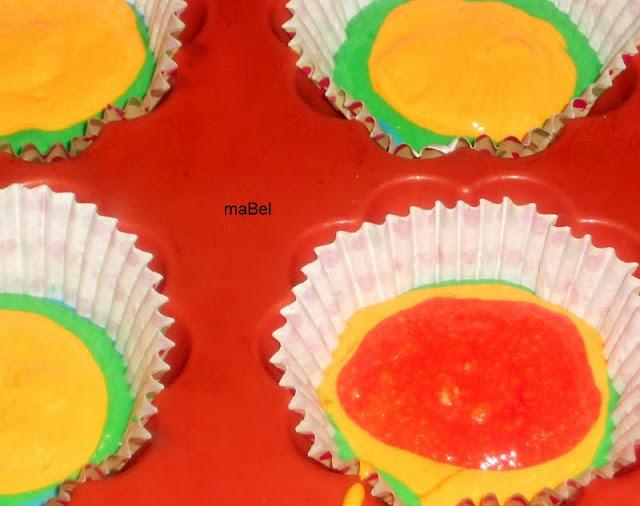 Rainbow cupcakes - Magdalenas de colores Rainbow cupcakes - Magdalenas de colores
