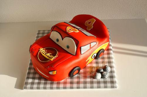 Paso a paso: Tarta fondant 3D con forma de coche. http://www.mijnalbum.nl/Foto-XUBQW3H6.jpg~~V
