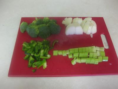 Wok de carne o pollo salteado con pimiento y brócoli Wok de carne o pollo salteado con pimiento y brócoli