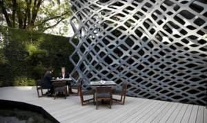 tori-tori El diseño de Michel Rojkind y el mobiliario de Esrawe Studio hicieron que los espacios exteriores del Tori Tori Polanco estuvieran reflejados de forma vanguardista al interior del lugar. (Foto: Paulina Chávez) cnnexpansion.com