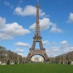 Torre Eiffel 4 La eterna pataleta francesa… contra el MON 810